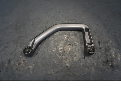 Framsidan på Passagerarhandtag från en Yamaha XT 1200 Z -2011 motorcykel.