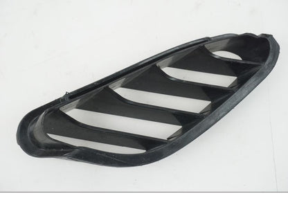 Framsidan på Luftintag från en Suzuki GSX-R 750 -2009 motorcykel.