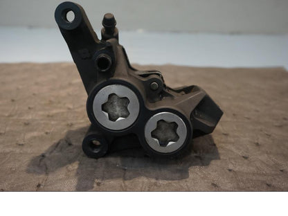 Framsidan på Bromsok från en Yamaha FJR 1300 -2004 motorcykel.