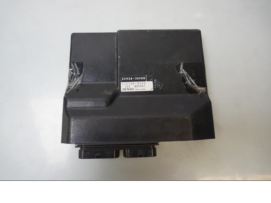Framsidan på CDI / ECU från en Suzuki GSX-R 750 -2000 motorcykel.