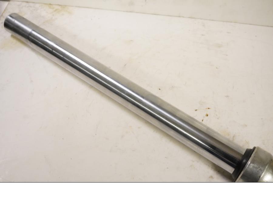 Vänster sida på Gaffelben från en Yamaha RD 500 -1985 motorcykel.