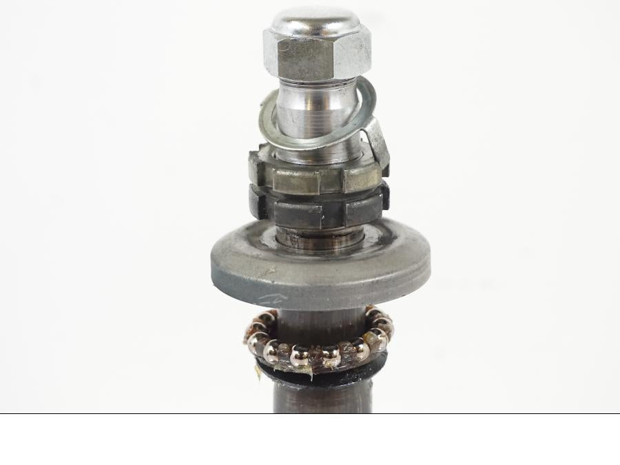 Baksidan på Gaffelkrona från en Yamaha XVS 1100 -2000 motorcykel.