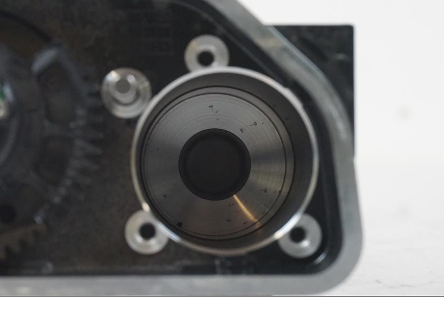 Snett uppifrån på Spjällhus från en BMW R 1250 GS -2021 motorcykel.