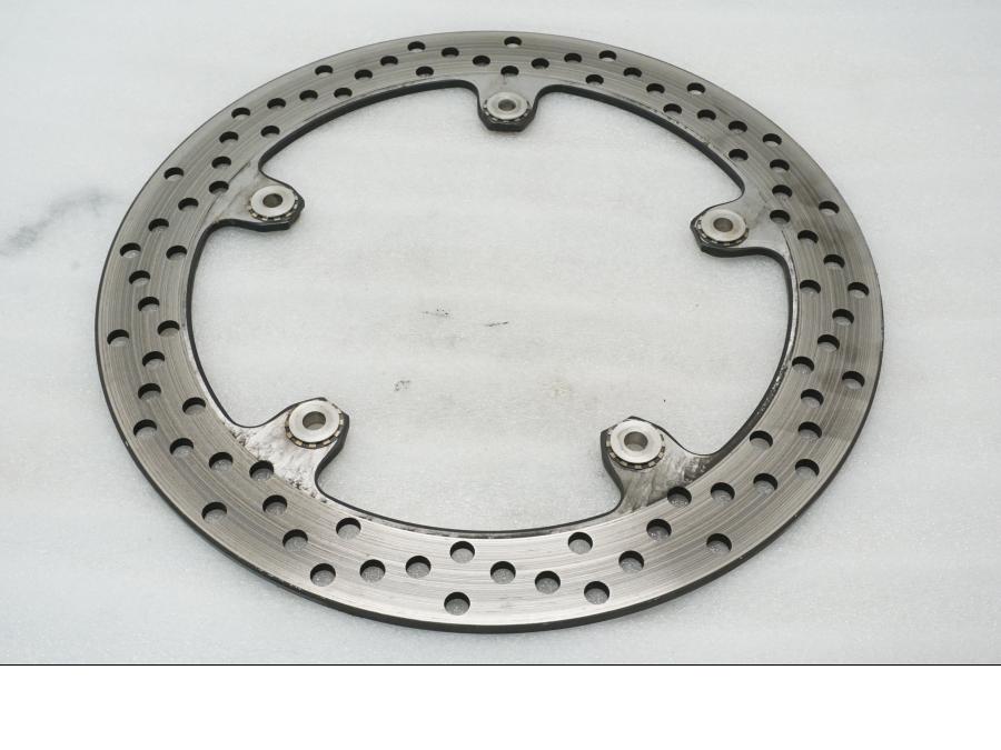 Baksidan på Bromsskiva från en BMW F 800 R -2011 motorcykel.