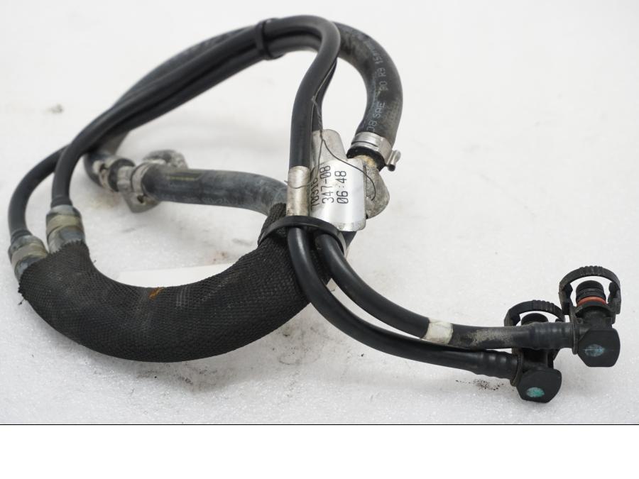 Framsidan på Fuel Rail från en Ducati Monster 696 -2010 motorcykel.