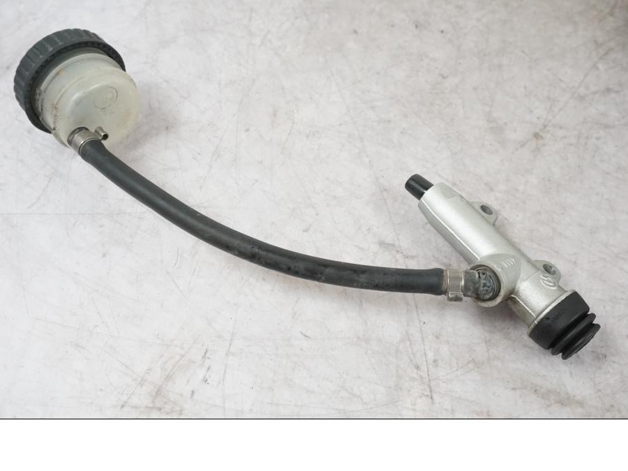 Extrabild1 på Bromshuvudcylinder från en BMW K 1600 GTL -2015 motorcykel.