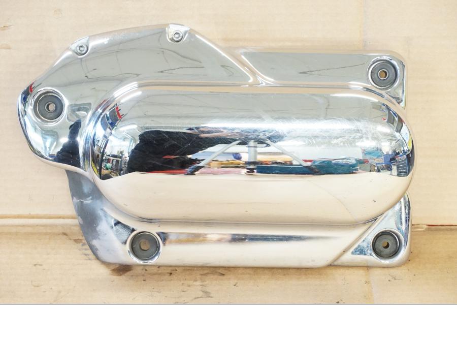 Framsidan på Motorkåpa från en Yamaha XVS 1100 -2000 motorcykel.