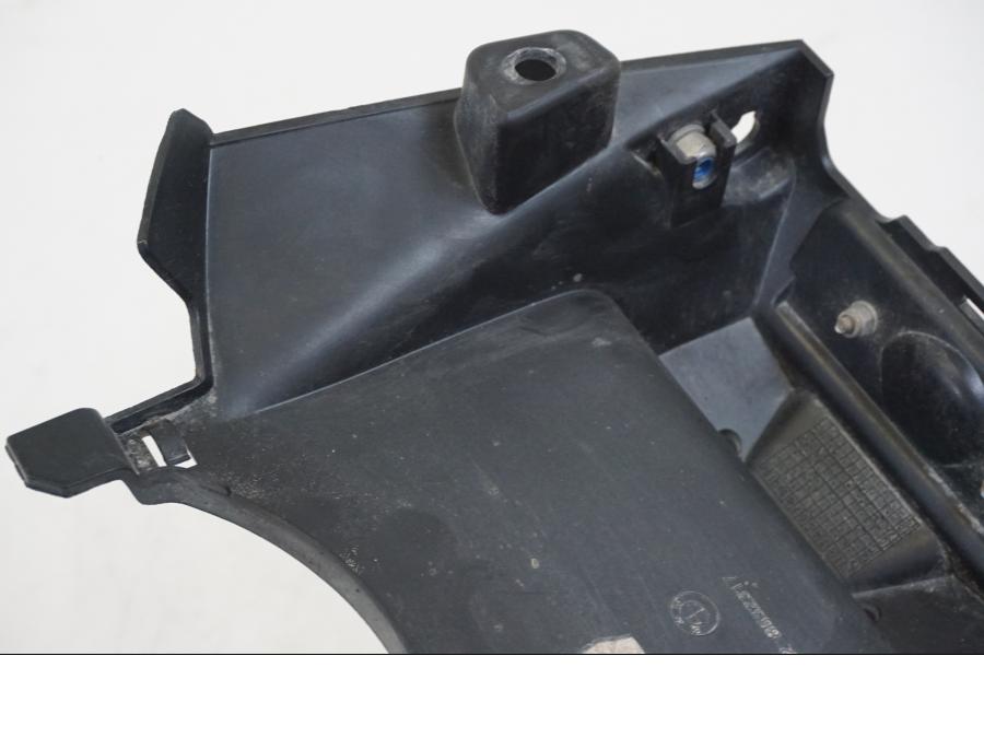 Snett nerifrån på Skylthållare från en BMW R 1250 GS -2019 motorcykel.