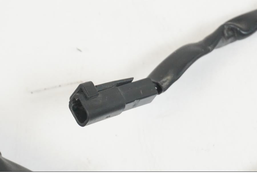 Höger sida på Kablage från en Suzuki VZR 1800 -2009 motorcykel.