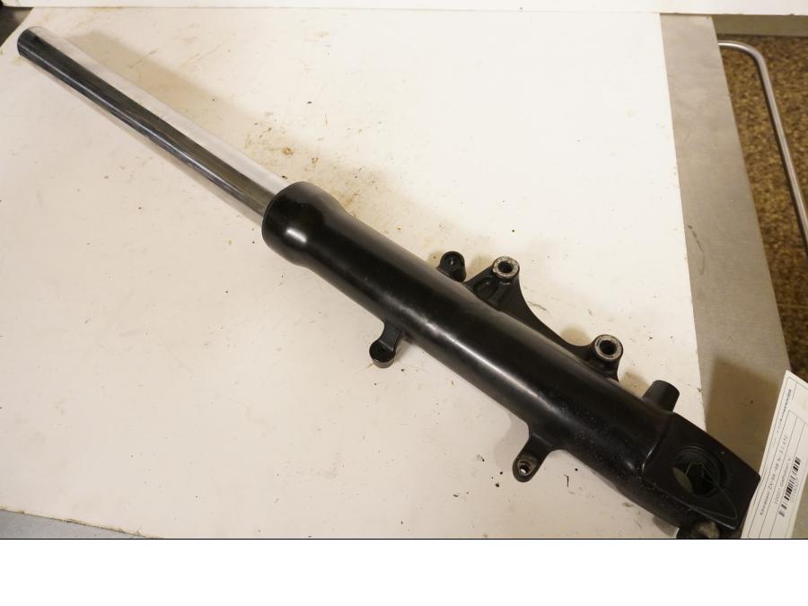 Framsidan på Gaffelben från en Kawasaki ZX-9R -1998 motorcykel.