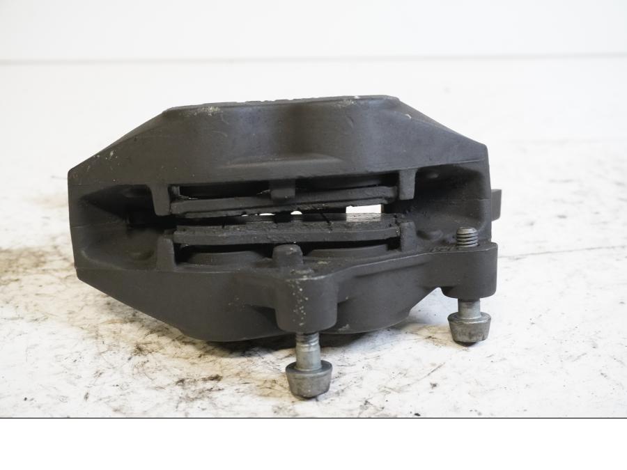 Höger sida på Bromsok från en BMW R 1150 RT -2002 motorcykel.