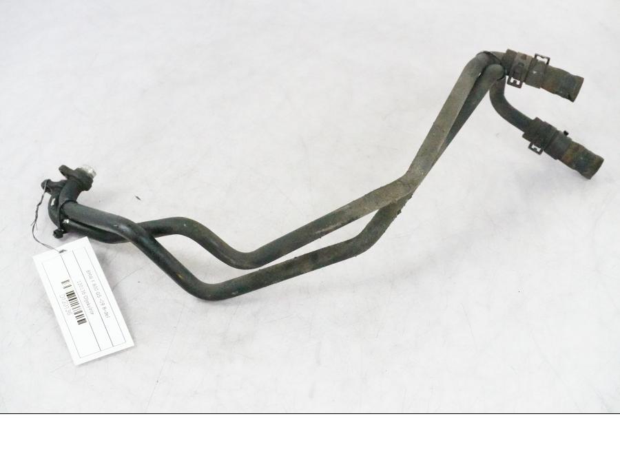 Framsidan på Oljekylrör från en BMW F 800 GS -2009 motorcykel.