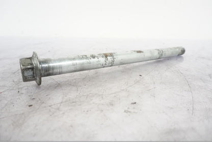 Baksidan på Axel från en Yamaha YZF-R 125 -2008 motorcykel.