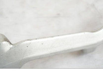 Snett uppifrån på Bromspedal från en Ducati Multistrada 950 -2020 motorcykel.