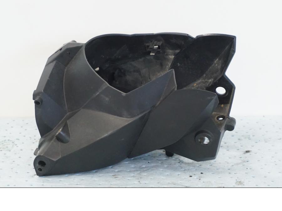 Vänster sida på Strålkastarfäste från en KTM 690 Duke -2008 motorcykel.