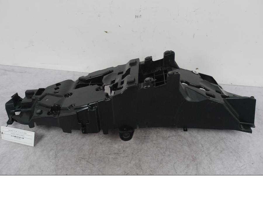 Baksidan på Undertail från en Yamaha MT-09 -2024 motorcykel.