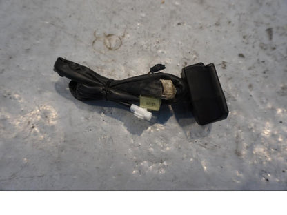 Baksidan på Styrelreglage från en Yamaha XT 1200 Z -2011 motorcykel.