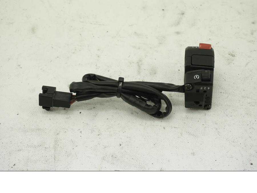 Baksidan på Styrelreglage från en Suzuki DL 1000 -2005 motorcykel.