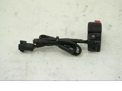 Baksidan på Styrelreglage från en Suzuki DL 1000 -2005 motorcykel.