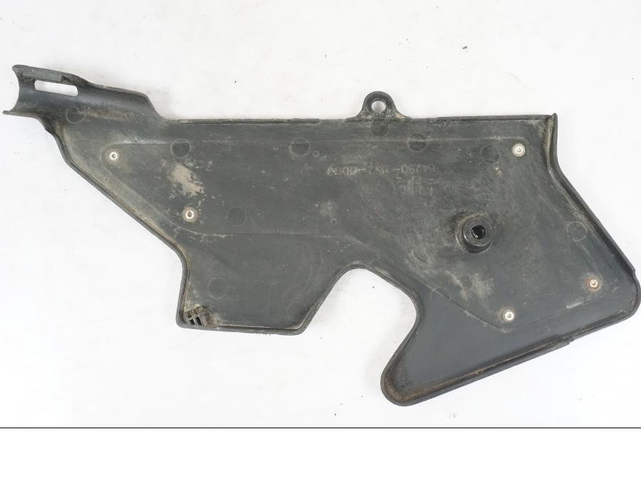 Snett uppifrån på Fotpinnehälskydd från en Honda CBR 1000 F -1999 motorcykel.