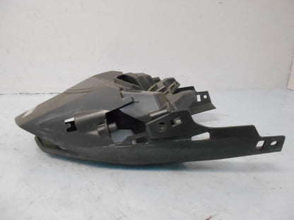 Vänster sida på Bakvinge från en Yamaha YS 125 -2017 motorcykel.