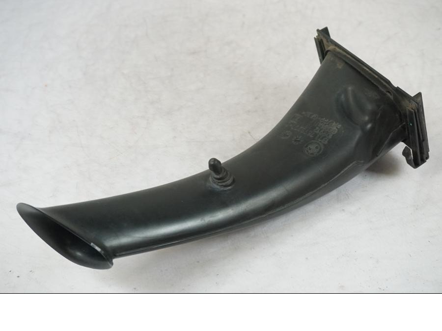 Extrabild1 på Luftrör från en BMW R 1200 R -2007 motorcykel.