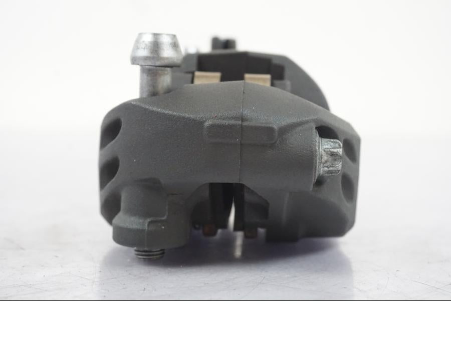 Snett uppifrån på Bromsok från en Kawasaki ZX-6R -2011 motorcykel.