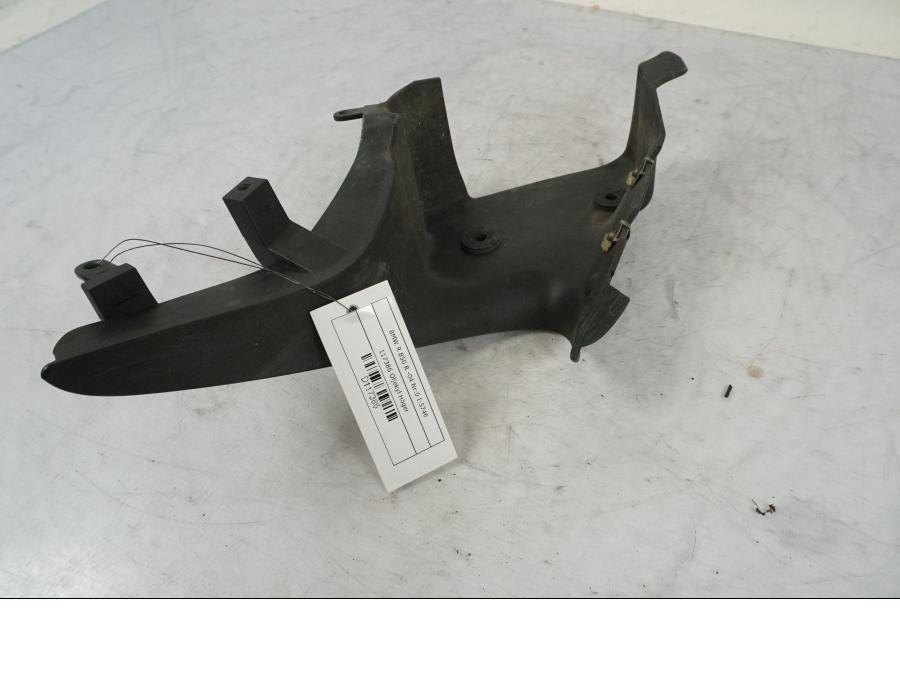 Baksidan på Oljekyl från en BMW R 850 R -2004 motorcykel.