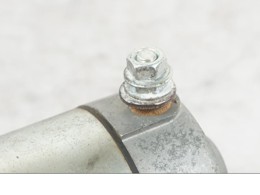 Baksidan på Startmotor från en Kawasaki ZZ-R 1400 -2009 motorcykel.