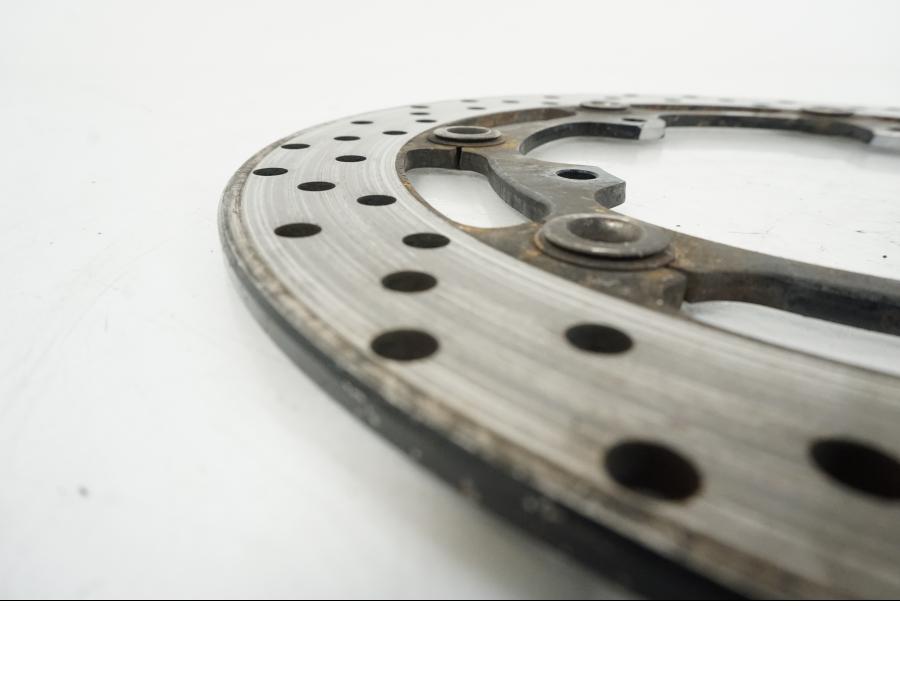 Höger sida på Bromsskiva från en Yamaha YZF R6 -2006 motorcykel.