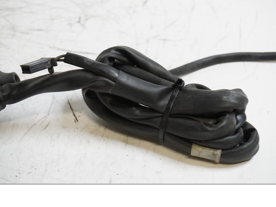 Höger sida på Styrelreglage från en Yamaha XT 1200 Z -2011 motorcykel.