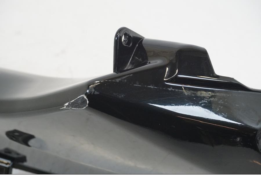 Höger sida på Luftintag från en Suzuki GSX-R 1000 -2005 motorcykel.