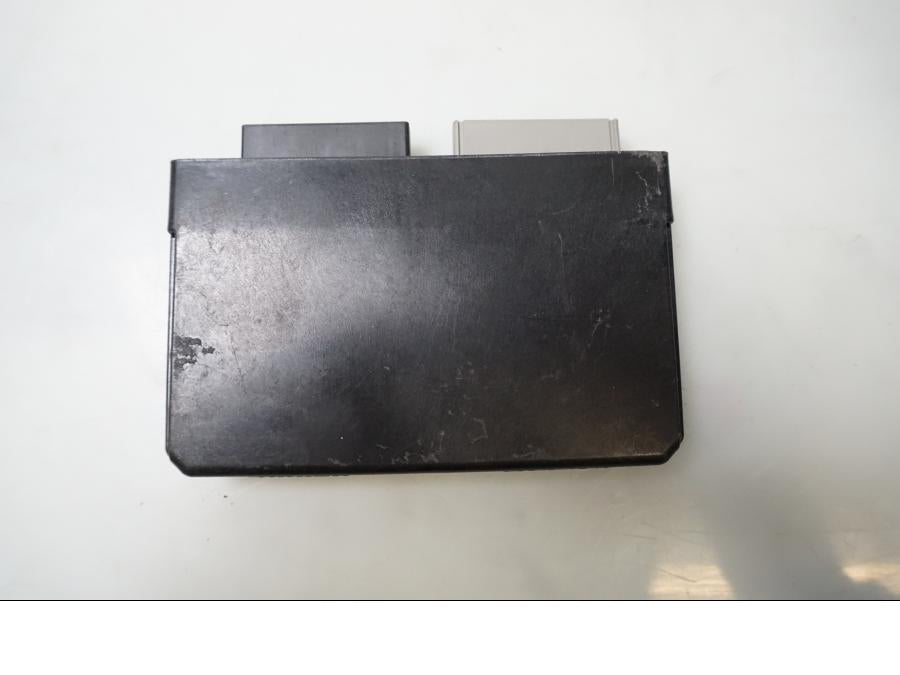 Baksidan på CDI / ECU från en Triumph Street Triple -2011 motorcykel.