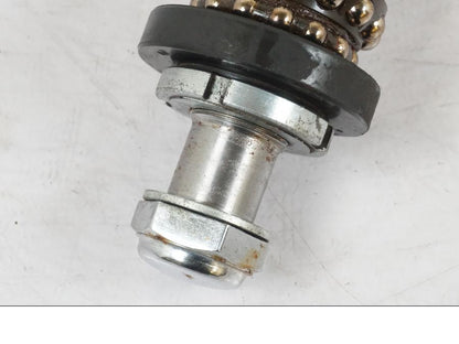 Baksidan på Gaffelkrona från en Suzuki VL 800 -2002 motorcykel.