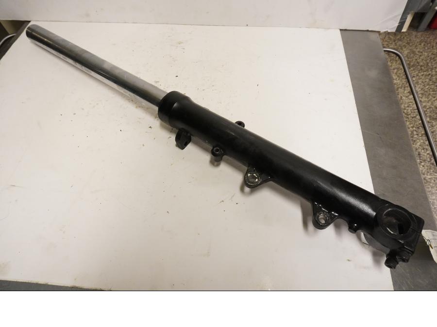 Framsidan på Gaffelben från en BMW K 75 -1992 motorcykel.