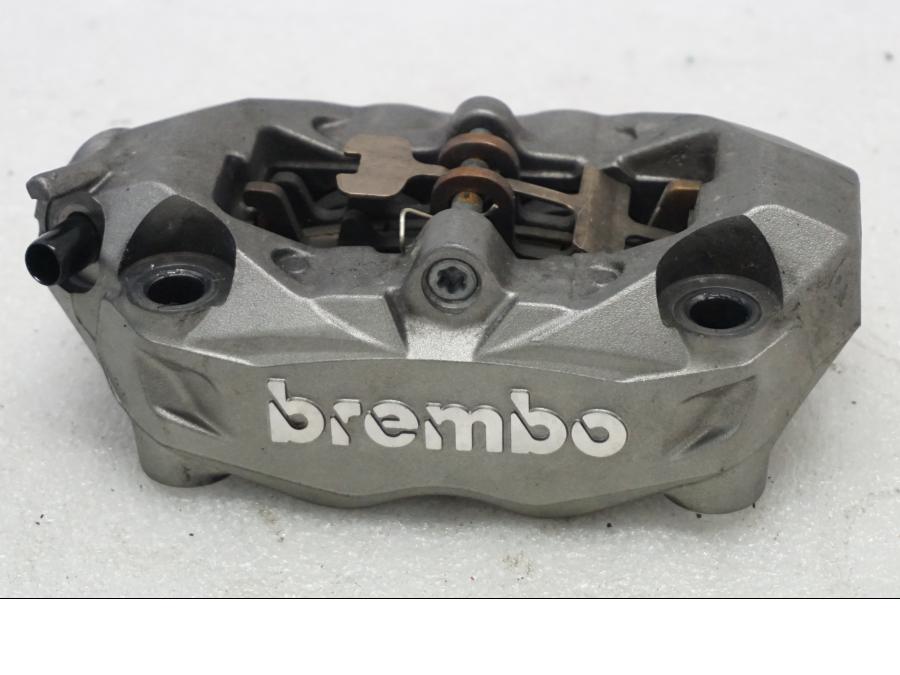 Framsidan på Bromsok från en Ducati Monster 1200 -2015 motorcykel.