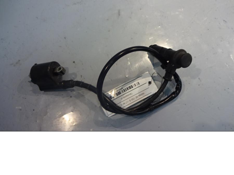 Framsidan på Tändspole från en Honda NC 750 S -2017 motorcykel.