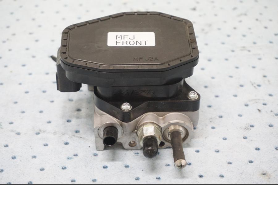 Framsidan på ABS Modulator från en Honda CBR 1000 RR -2011 motorcykel.