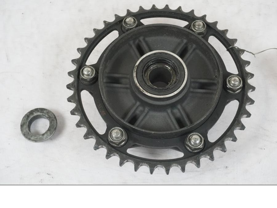 Framsidan på Drevfäste från en Honda CBR 1000 RR -2004 motorcykel.