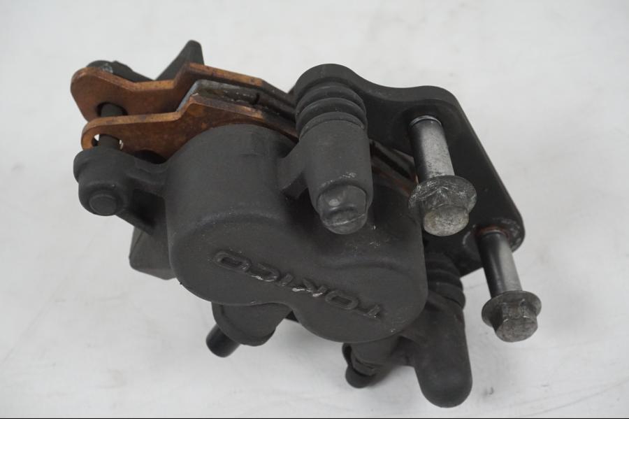 Snett nerifrån på Bromsok från en Kawasaki Z 750 -2006 motorcykel.