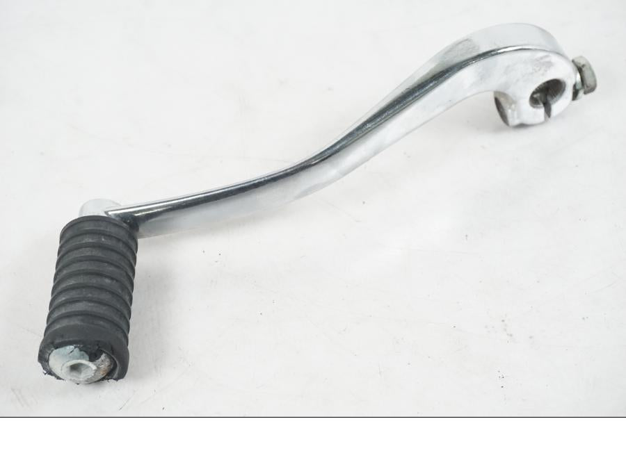 Framsidan på Växelpedal från en H-D Softail FXCW Rocker -2008 motorcykel.