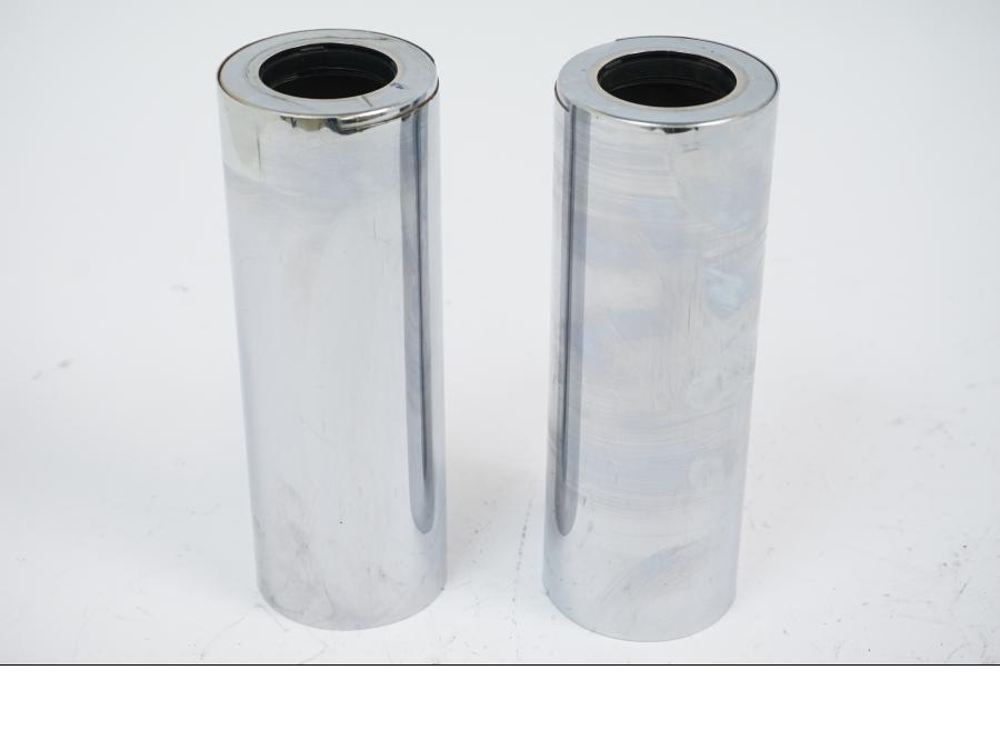 Framsidan på Gaffelbensskydd från en Kawasaki VN 1500 -2002 motorcykel.