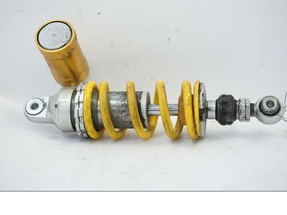 Baksidan på Stötdämpare från en Aprilia RSV 1000 -2010 motorcykel.