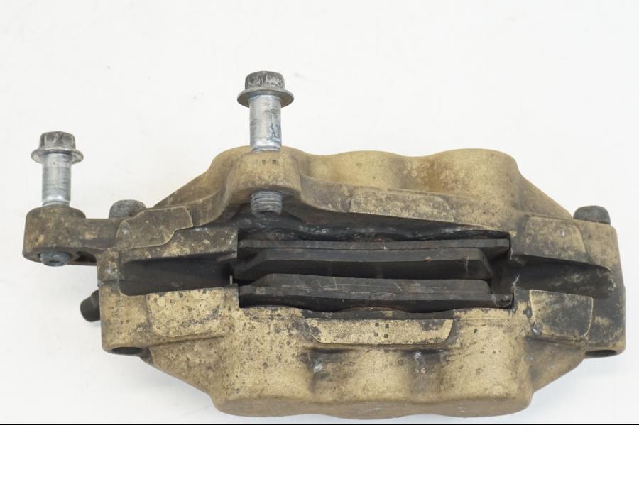 Snett nerifrån på Bromsok från en Kawasaki ZX-12R -2000 motorcykel.