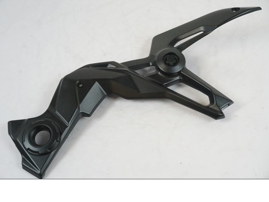 Baksidan på Ramskydd från en Kawasaki Z 900 -2021 motorcykel.