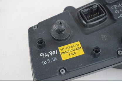 Vänster sida på Instrumentpanel från en Yamaha YZF-R 125 -2008 motorcykel.