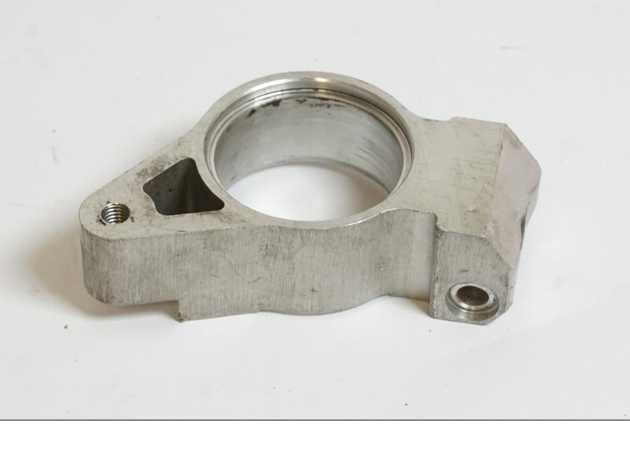 Höger sida på Styrfäste från en Yamaha FZR 1000 -1991 motorcykel.