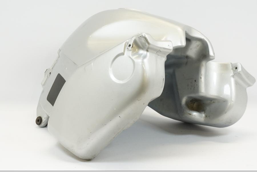 Vänster sida på Bensintank från en BMW R 1150 RS -2004 motorcykel.