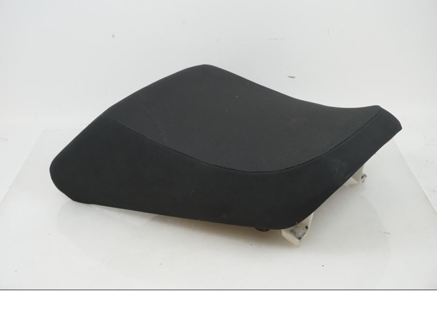 Baksidan på Sadel från en Yamaha FJR 1300 -2013 motorcykel.