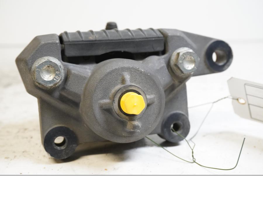 Baksidan på Bromsok från en Suzuki GS 500 -2004 motorcykel.